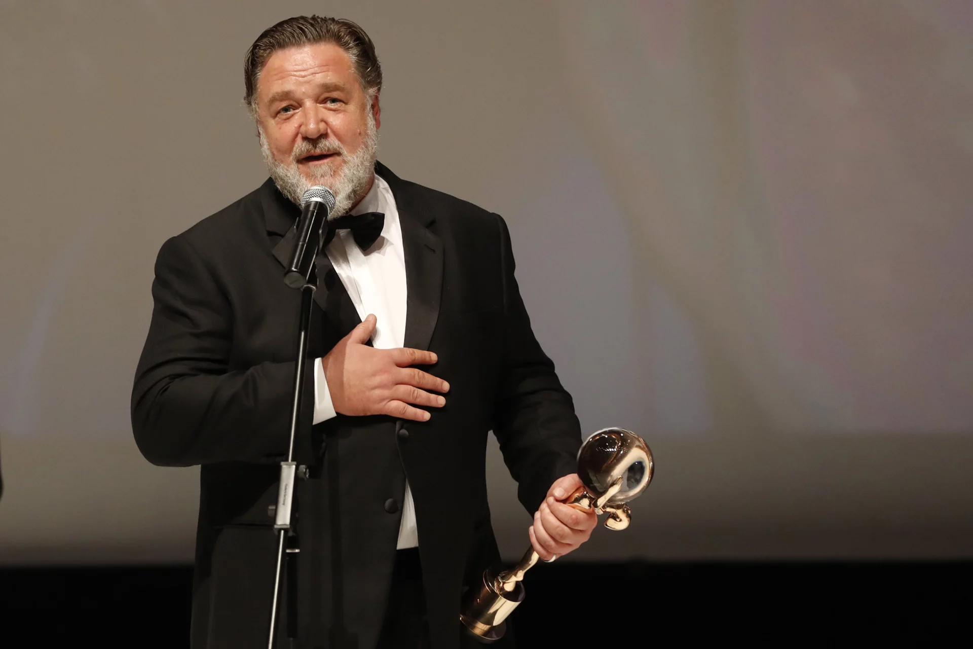 Russell Crowe Dice Que Deber A Ser Jodidamente Pagado Por Cada