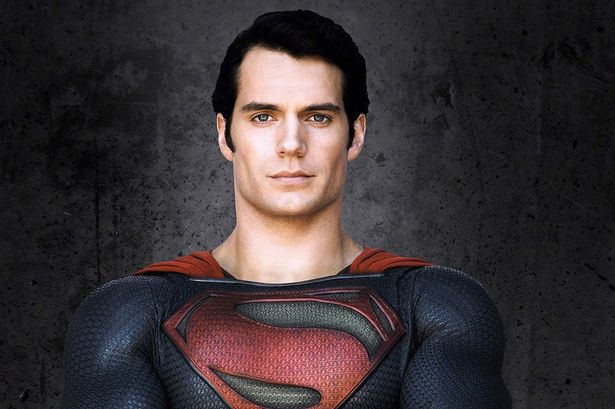 Warner habría contactado con Henry Cavill sobre el regreso de Superman