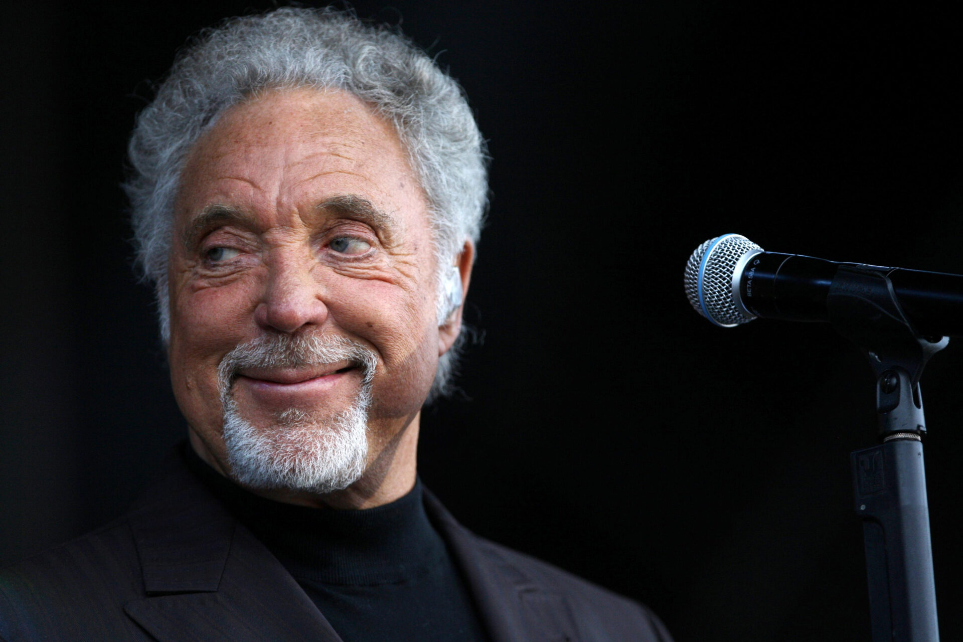 Слушать тома джонса лучшие. Tom Jones 2023. Том Джонс (певец). Том Джонс 2022. Том Джонс 2000.