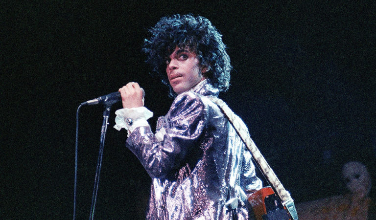 Prince tendrá su propia película biográfica y Universal Pictures serán los responsables