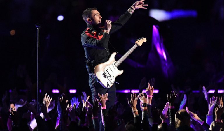 Así se vivió el  «touchdown musical» de Maroon 5  en el medio tiempo del Super Bowl LIII [FOTOS]