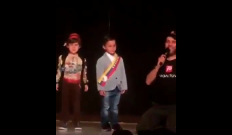 Lo más original de carnaval fue: Niño gana concurso de disfraces por su «Guaidó Style» [VIDEO]