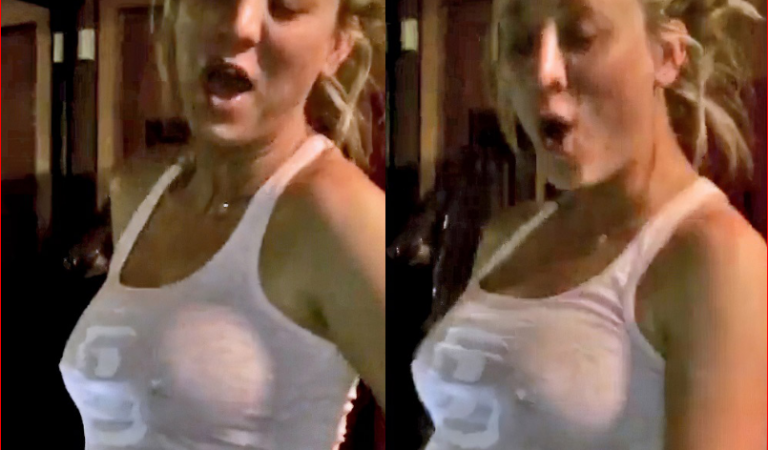 ¿Camiseta transparente? A Kaley Cuoco se le marcaron los «cocos» [VIDEO]