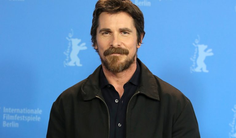 Pillan a Christian Bale en el  rodaje de Thor: Love and Thunder