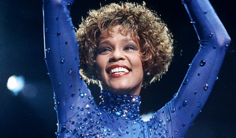 En fotos: la actriz británica que dará vida a Whitney Houston en película biográfica