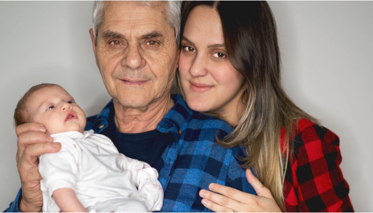 Periodista venezolana Stephanie Rodrigues solicita ayuda para hospitalización de sus padres por una neumonía grave
