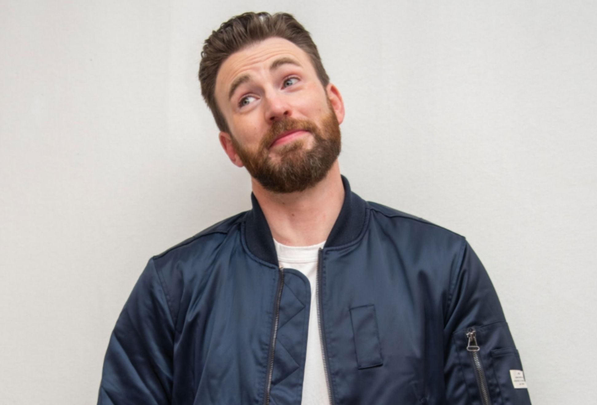 Cálmense todas y todos! Se filtra video íntimo de Chris Evans