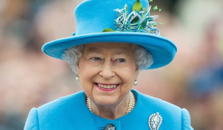 La Familia Real se reúne en Balmoral en medio de la preocupación por la salud de la Reina