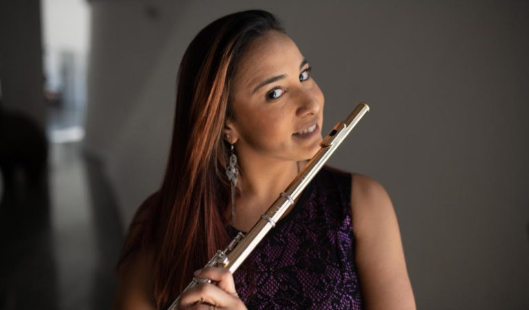 Flautista venezolana Katherine Rivas regresa a las voces con una nueva versión de “El Cruzao”