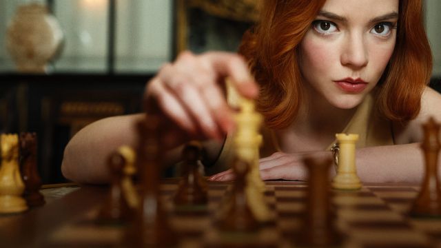 Gambito de Dama se convierte en la miniserie más vista en Netflix