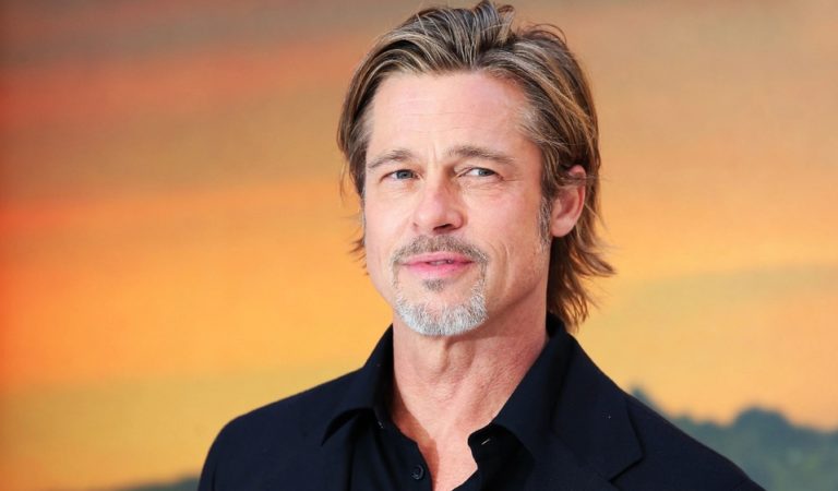 ¿Así o más perfecto? Capturaron a Brad Pitt haciendo labor humanitaria en un barrio pobre ??