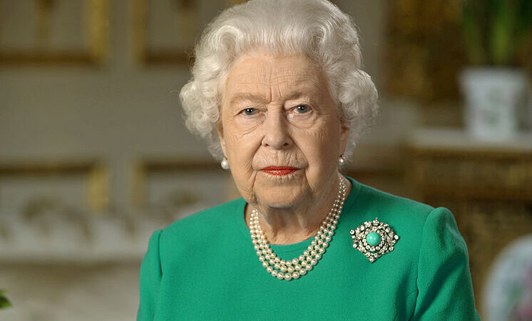 Isabel II no asistirá a las tradicionales fiestas en jardines de Buckingham ??