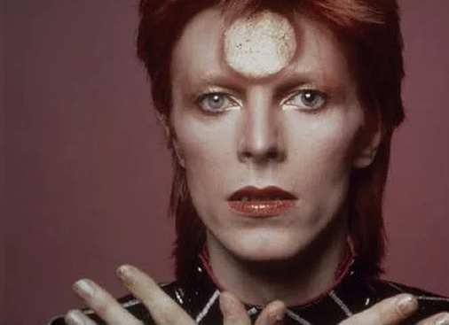 A 5 años de la muerte de David Bowie: La historia de un artista que siempre miró al futuro ⭐️?