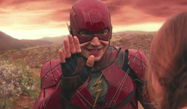 The Flash: La foto del set de la película muestra la silla de actor de Ezra Miller