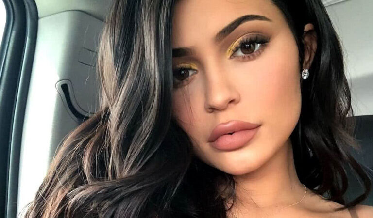 Kylie Jenner reveló por qué se aumentó tanto los labios