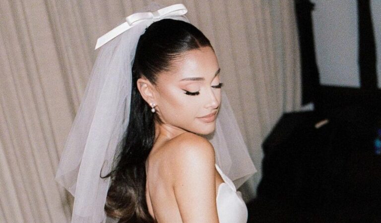 Peculiar: Ariana Grande recibió un nuevo regalo de bodas ??