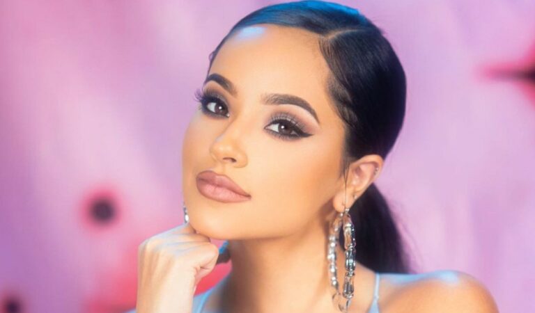 Inspirado en sus raíces latinas: Becky G lanzó una línea de maquillaje 💄😏