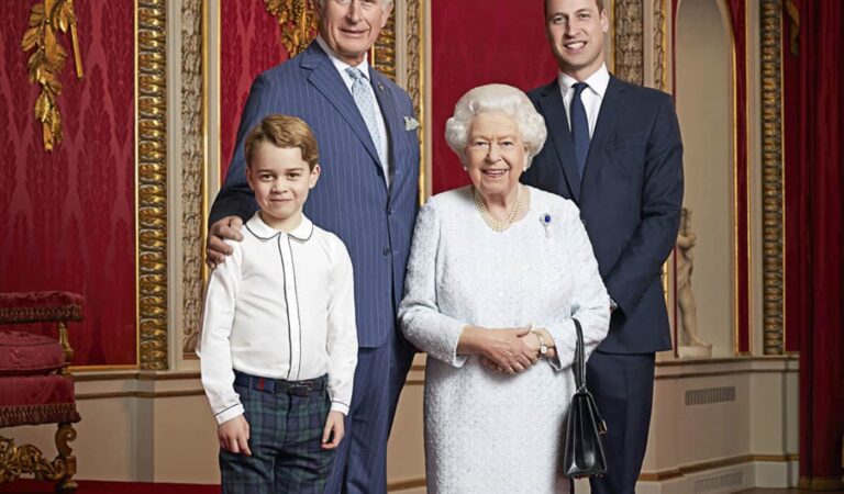 A su corta edad: El príncipe Jorge se está preparando para asumir el cargo de rey ??