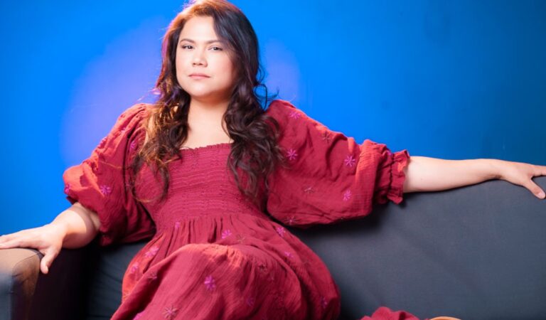 Con un rol estelar en la serie «Selena»: La venezolana Natasha Pérez posiciona su tricolor 🇻🇪📺