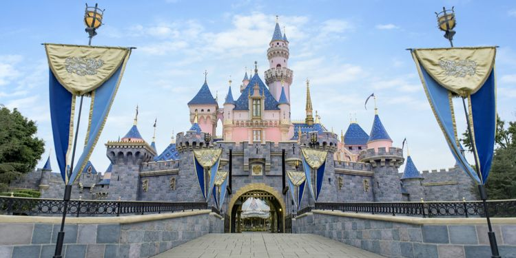 Parque temático de Disney anuncia la obligación de vacunarse para todos sus empleados