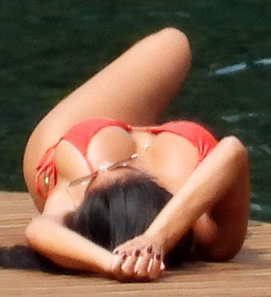 Nicole Scherzinger Nude Pussy Shots