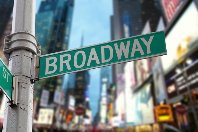 Broadway baja el telón a varios musicales por rebrote de COVID-19 🎭🦠