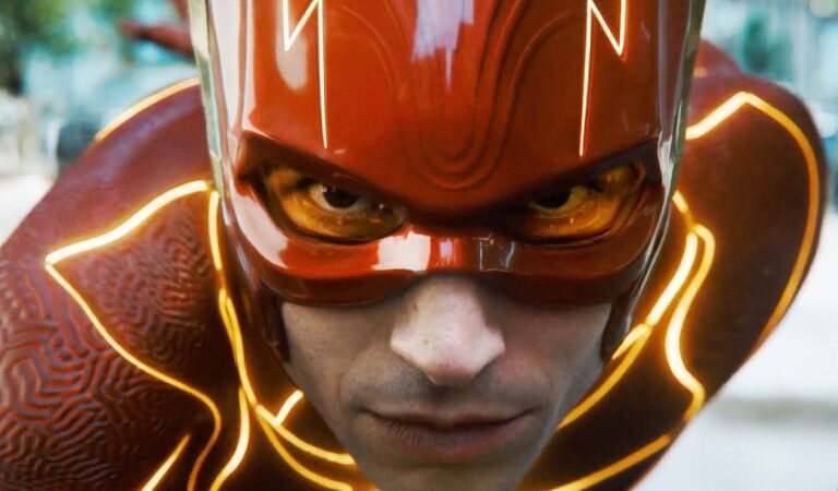 El Batman de Michael Keaton habla en las nuevas imágenes de la película de The Flash