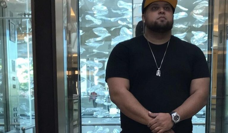 John Marcucci se estrena como cantante con “Te veo” ???