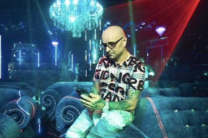 Mercenario Musik, el artista detrás del éxito “Te veo” ???