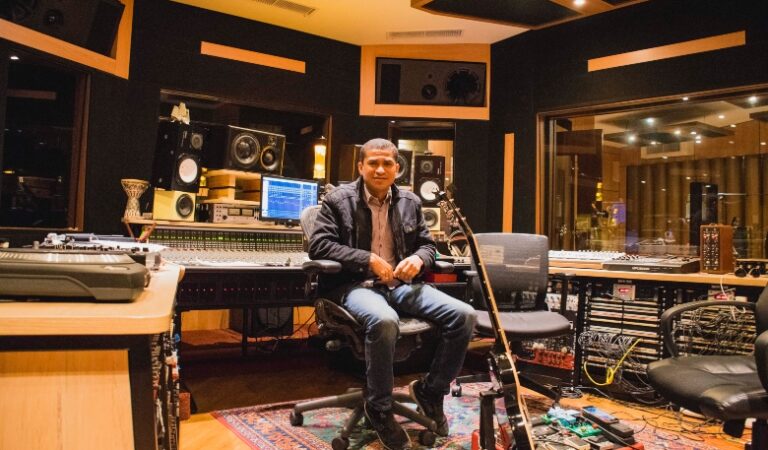 El productor musical Jhonny Peña se abre paso en la industria estadounidense