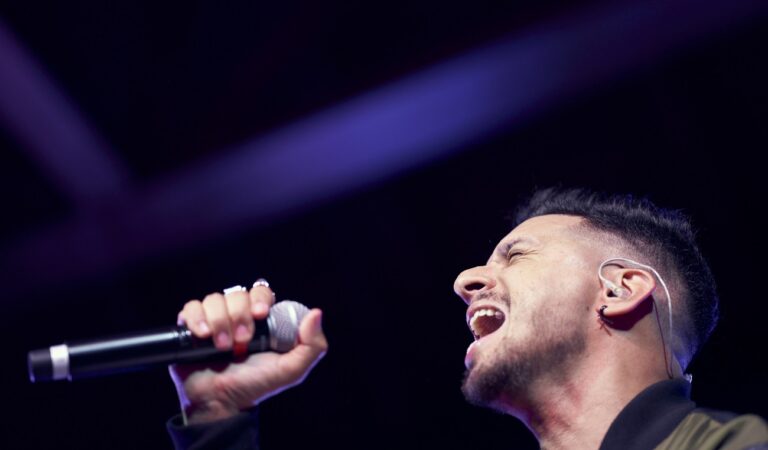 Con su concierto «Por ti»: Roman “El Ro” sorprendió a sus más fieles fanáticos
