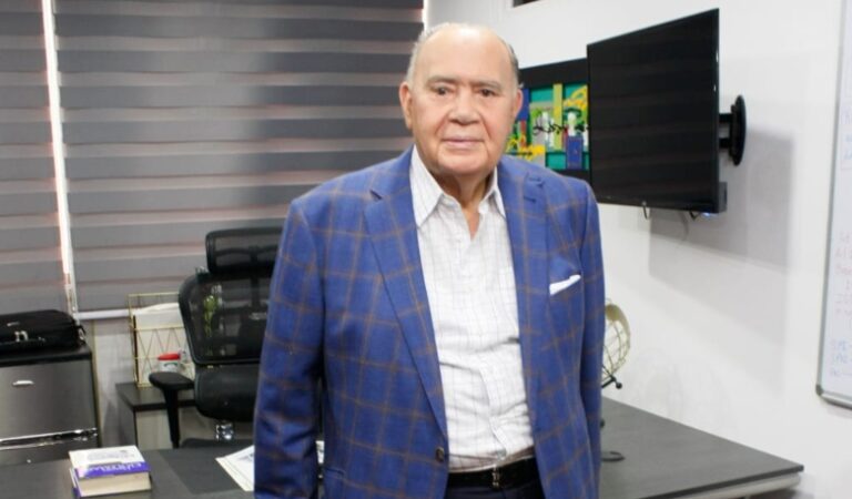 Abogado Francisco Pérez Rendiles: “Mis poesías se convertirán en música”