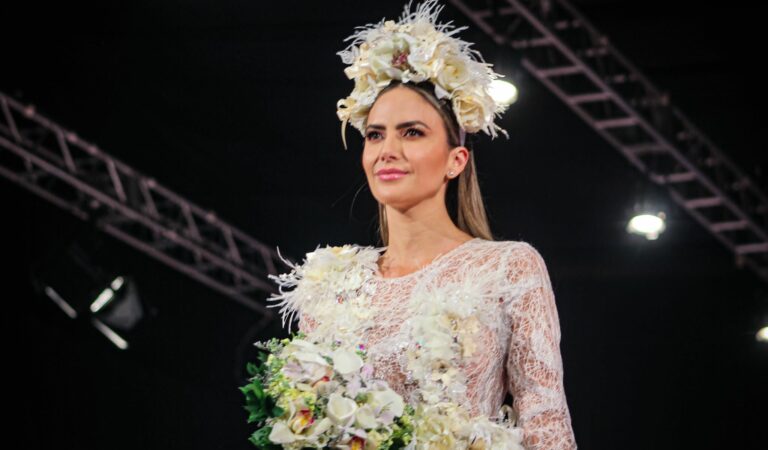 Claudia Suárez regresa a las pasarelas en el desfile de Giovanni Scutaro ??‍♀️?