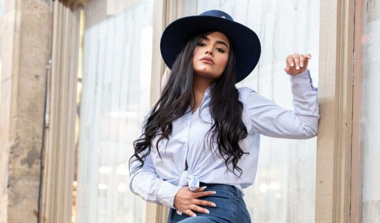 En Estados Unidos: Ana Raquel es la cantante venezolana que debuta inspirada en Selena Quintanilla 