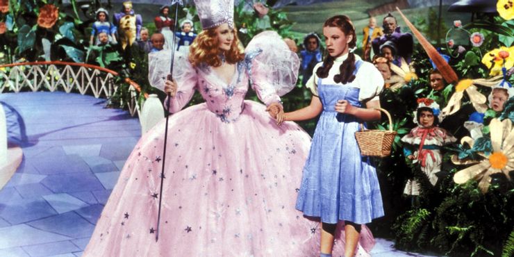 El juez bloquea la subasta del vestido de Judy Garland en el Mago de Oz por un millón de dólares