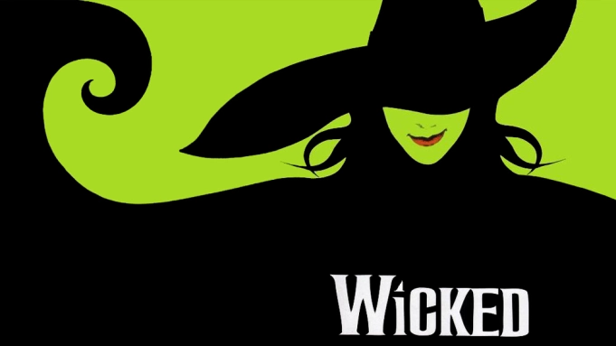 Ariana Grande y Cynthia Erivo desafían la gravedad en el deslumbrante primer vistazo a «Wicked»
