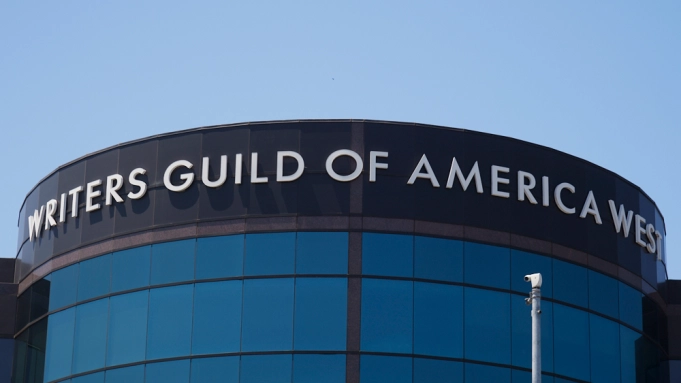 WGA y Hollywood Studios reanudarán el miércoles las negociaciones contractuales