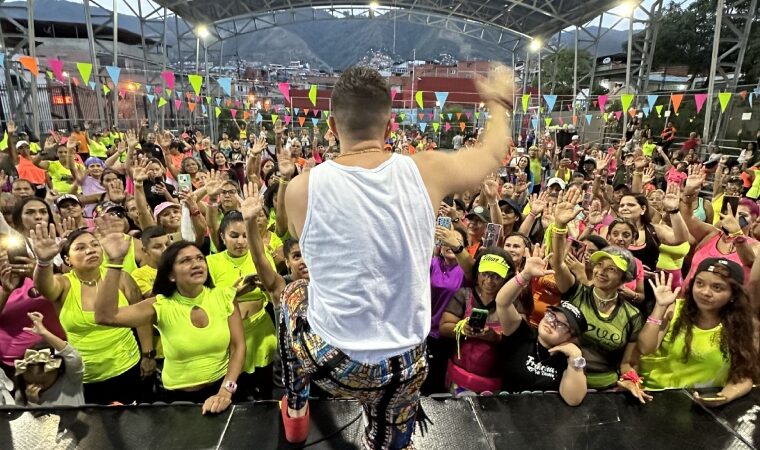 Con su pegajosa y bailable música: Lion Lázaro lleva su música a toda Venezuela