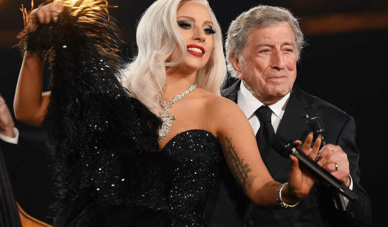 Lady Gaga llama a Tony Bennett su «verdadero amigo real» en un conmovedor tributo.