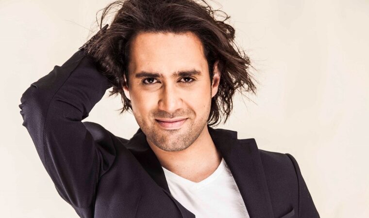 Con «Mis versiones», Balmore vuelve a la palestra musical 