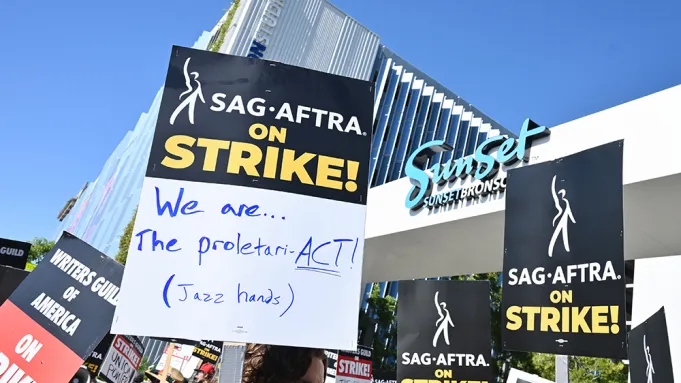 Trabajadores del entretenimiento retiran $44 millones de sus planes de jubilación en medio de huelgas