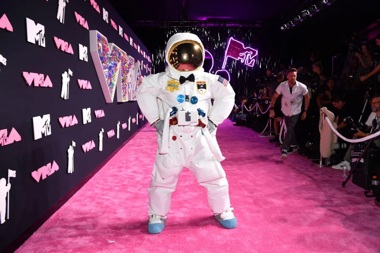 Taylor Swift Arrasa En Los Mtv Vmas Y Shakira Deslumbra Con Tu Poder