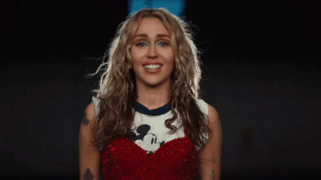 Miley Cyrus dice que «no ganó un centavo» en la gira Bangerz