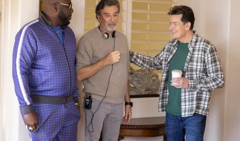 Chuck Lorre cuenta cómo arregló las cosas con Charlie Sheen: «Fuimos amigos una vez»