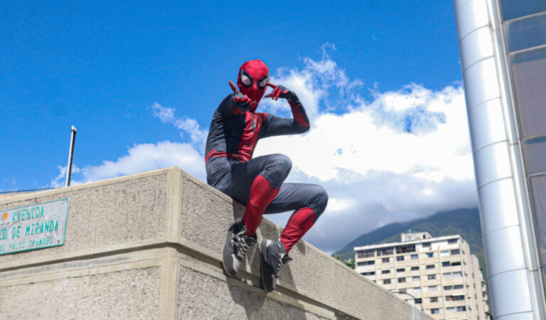 El Spider-Man venezolano está dispuesto a enfrentar a los villanos de la vida real [Entrevista]