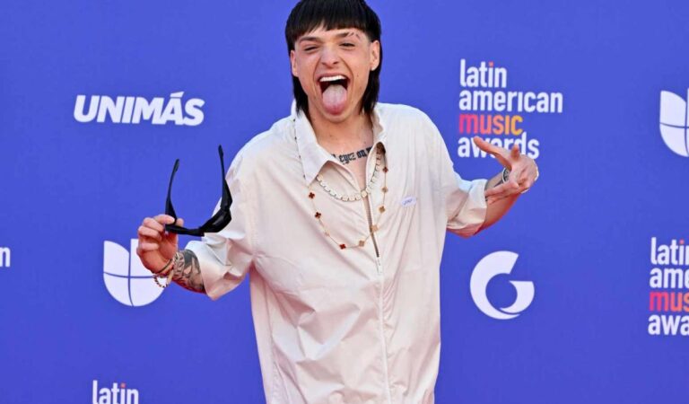 ¡El latino más escuchado de YouTube! Peso Pluma rompe récord mundial