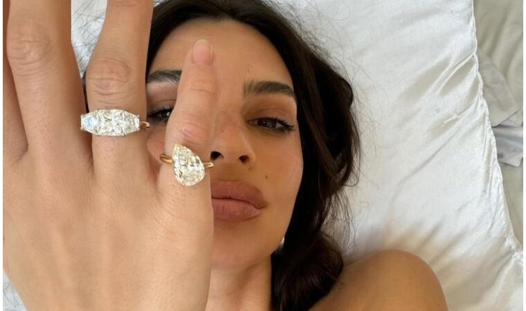 Emily Ratajkowski transforma su anillo de compromiso a dos anillos de divorcio