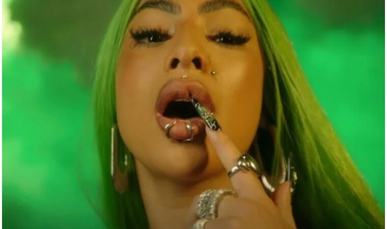 Yailin La Más Viral derrocha sensualidad en su nuevo videoclip «DM»