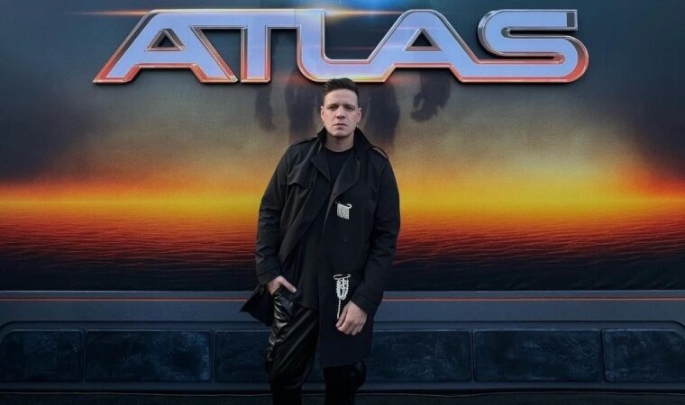 Marko asiste a la premiere de la película “Atlas” protagonizada por Jennifer López