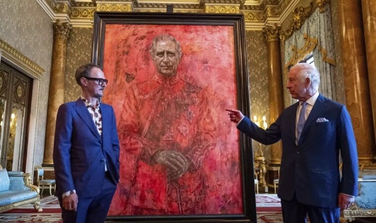 Las duras críticas que recibe el primer retrato oficial del rey Carlos III